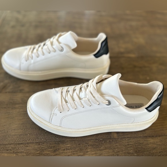 Steve Madden-Charlie Platform Sneakers - Picture 11 of 15
